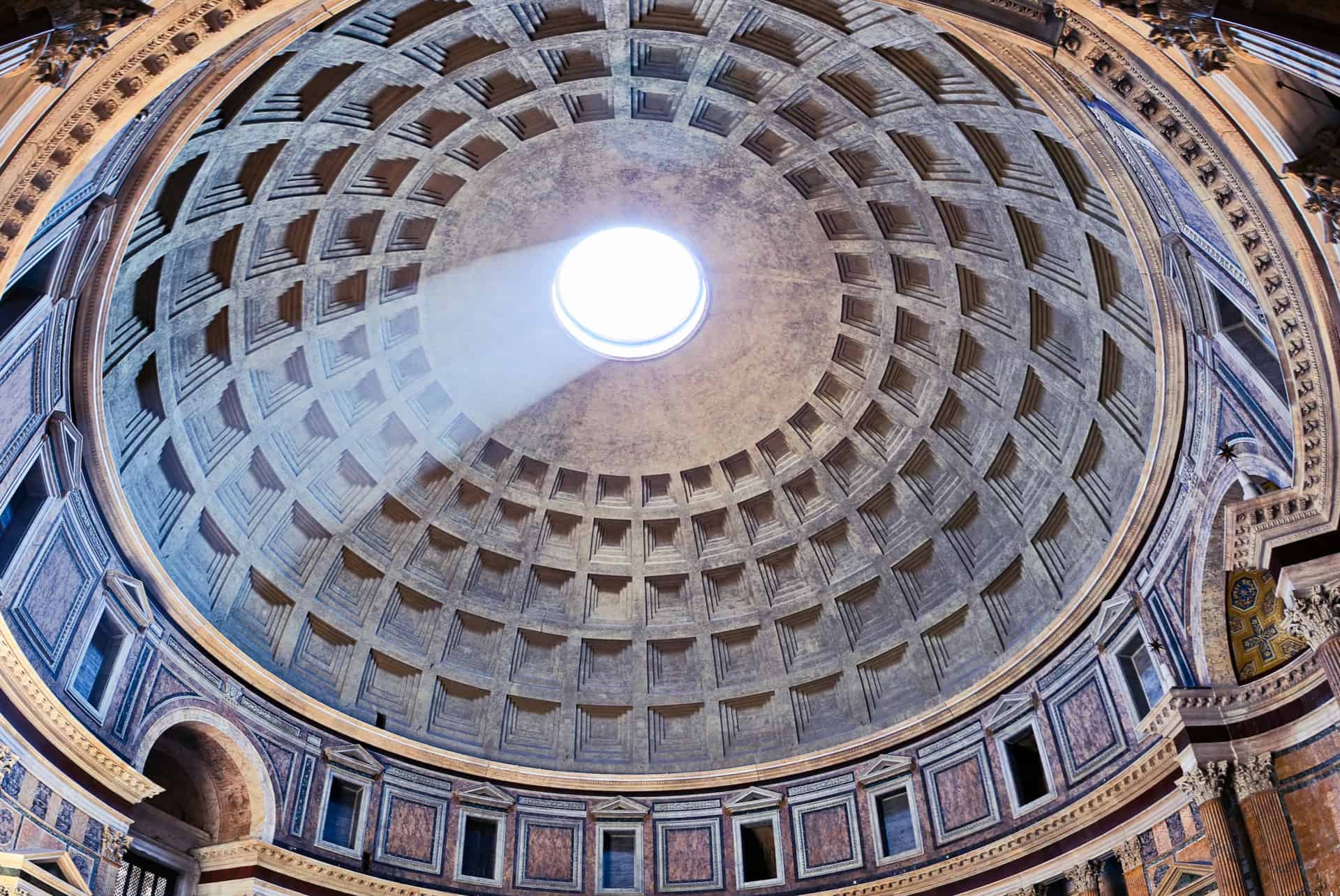 interieur pantheon rome