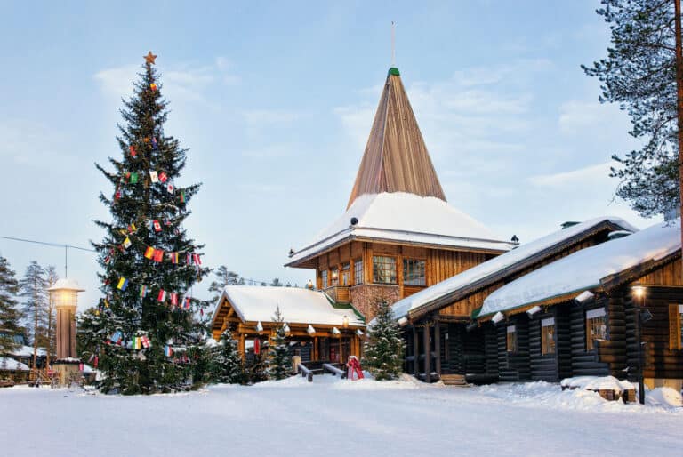 Excursion au village du père Noël, rennes et huskies