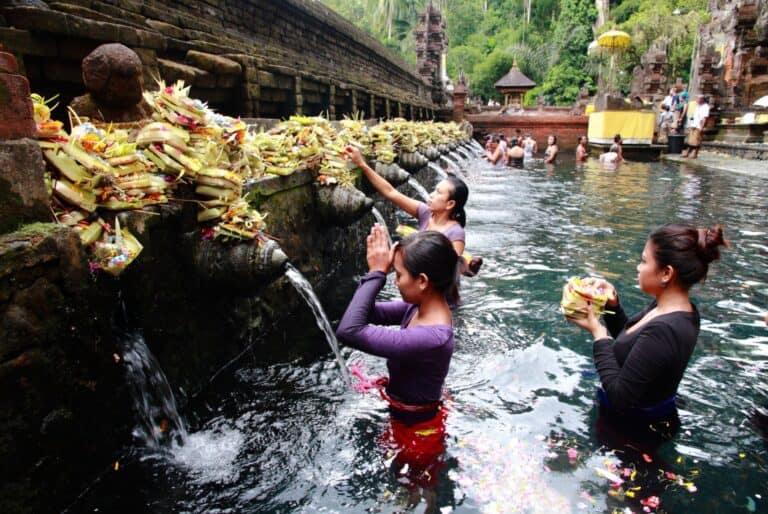 Visite du temple Tirta Empul avec purification spirituelle