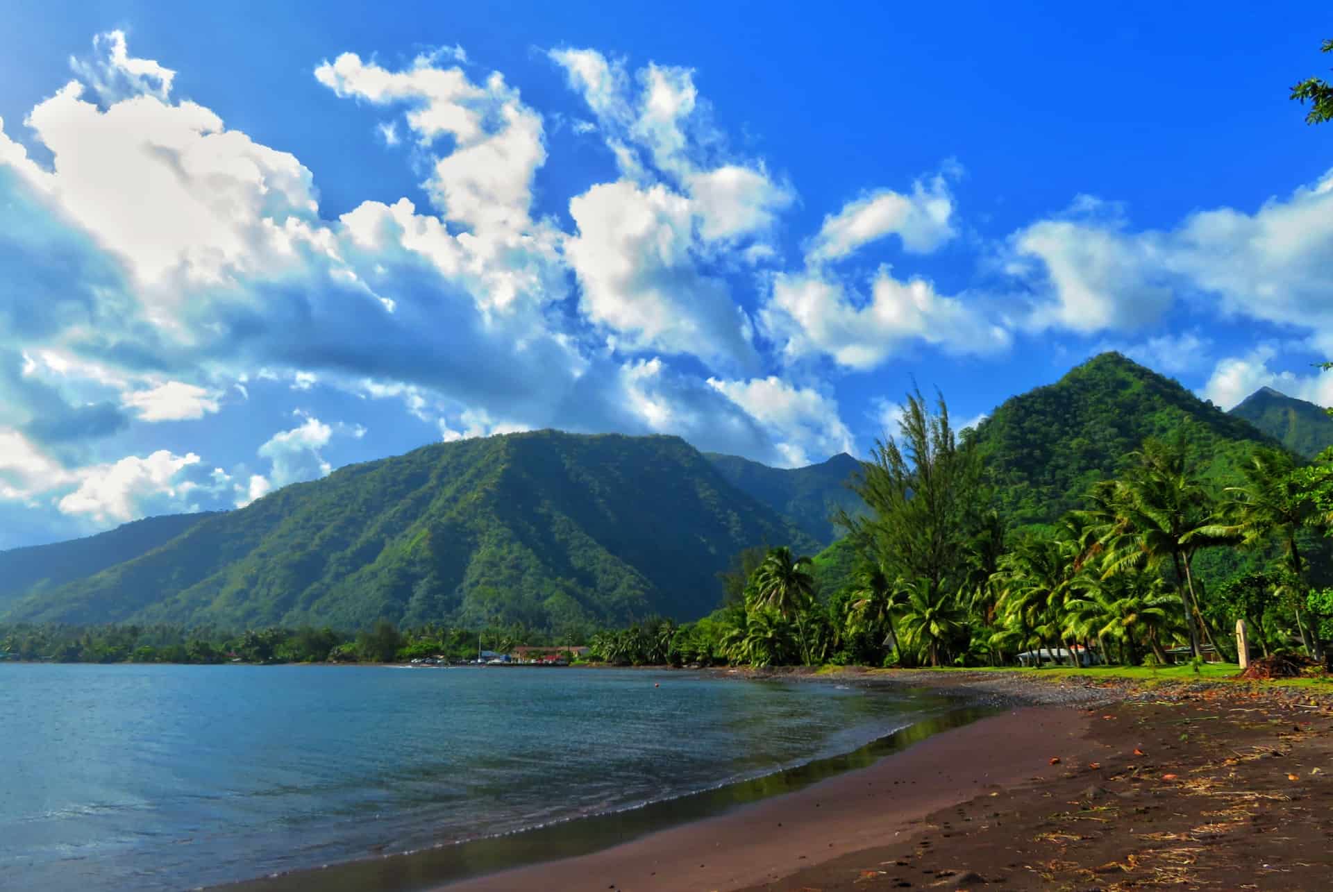 plage de teahupoo polynesie francaise