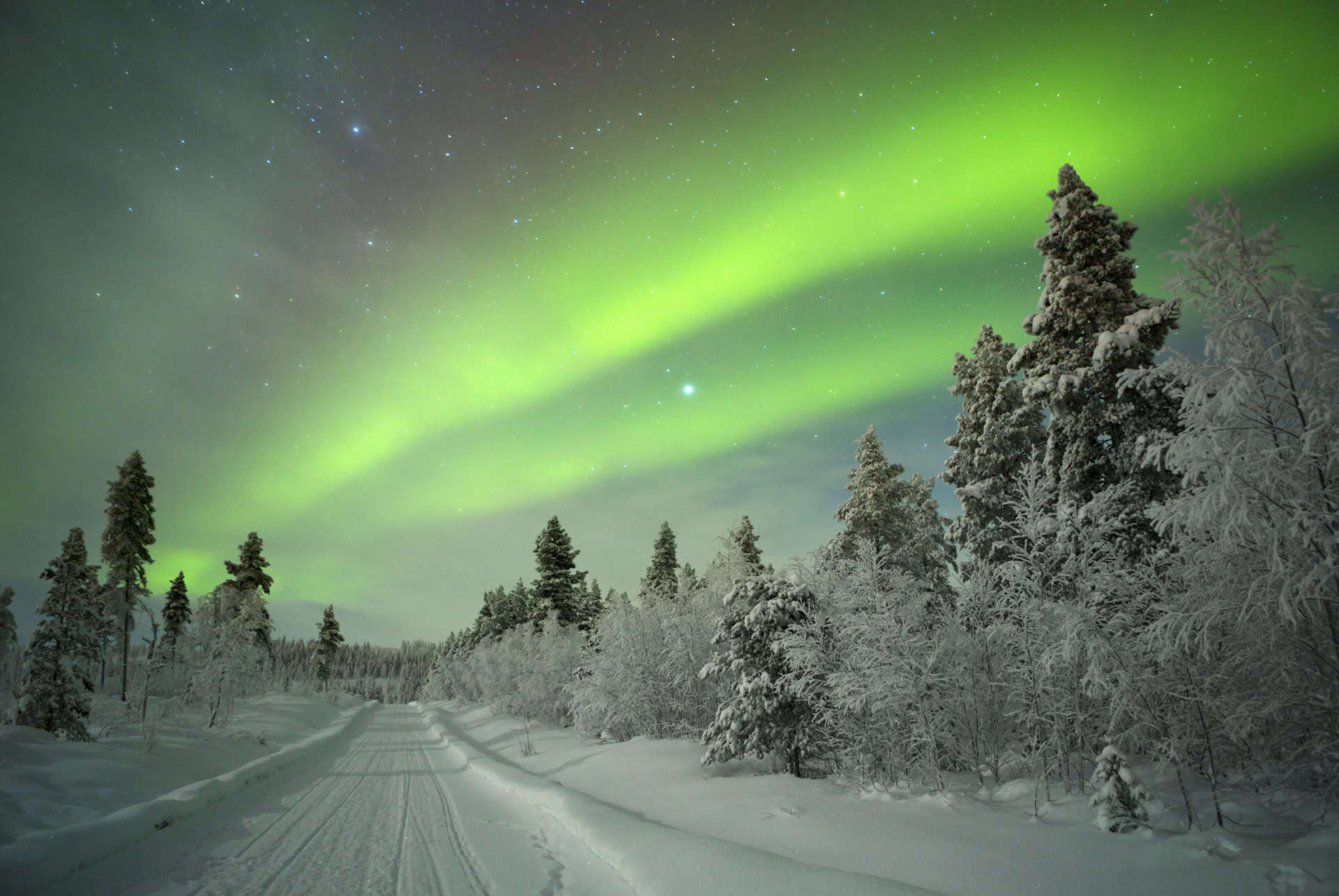 laponie aurore boreale finlande neige