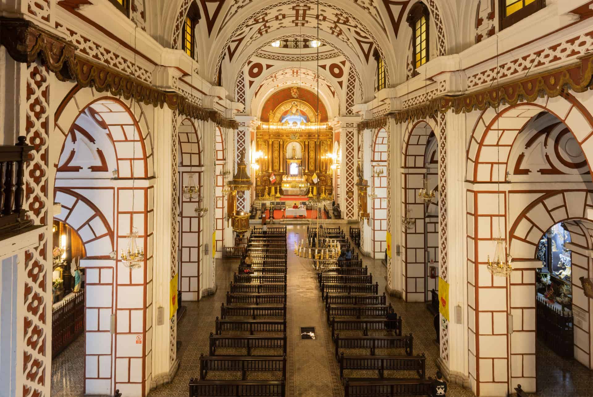interieur basilique saint francois dassise