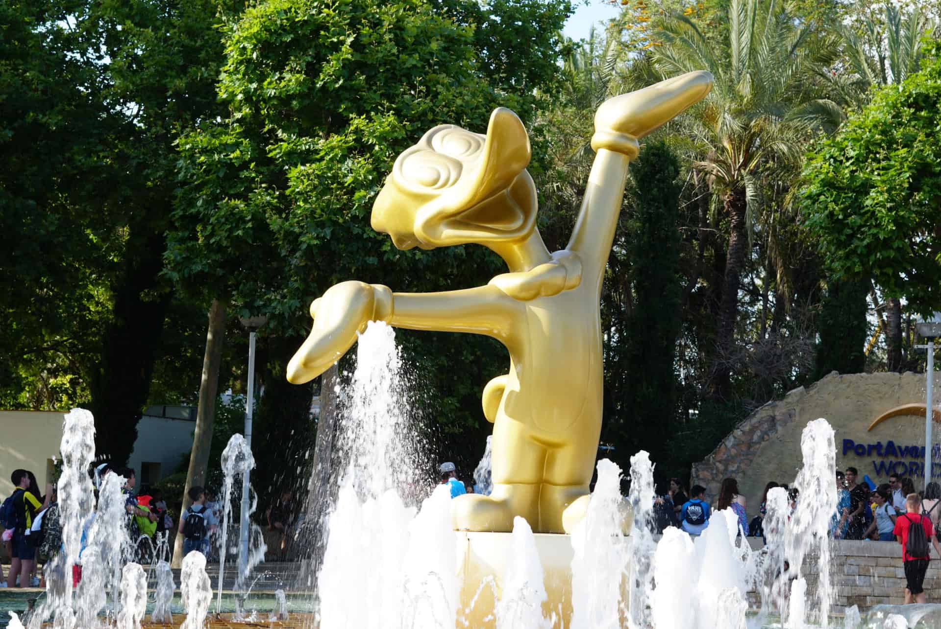 portaventura world statue