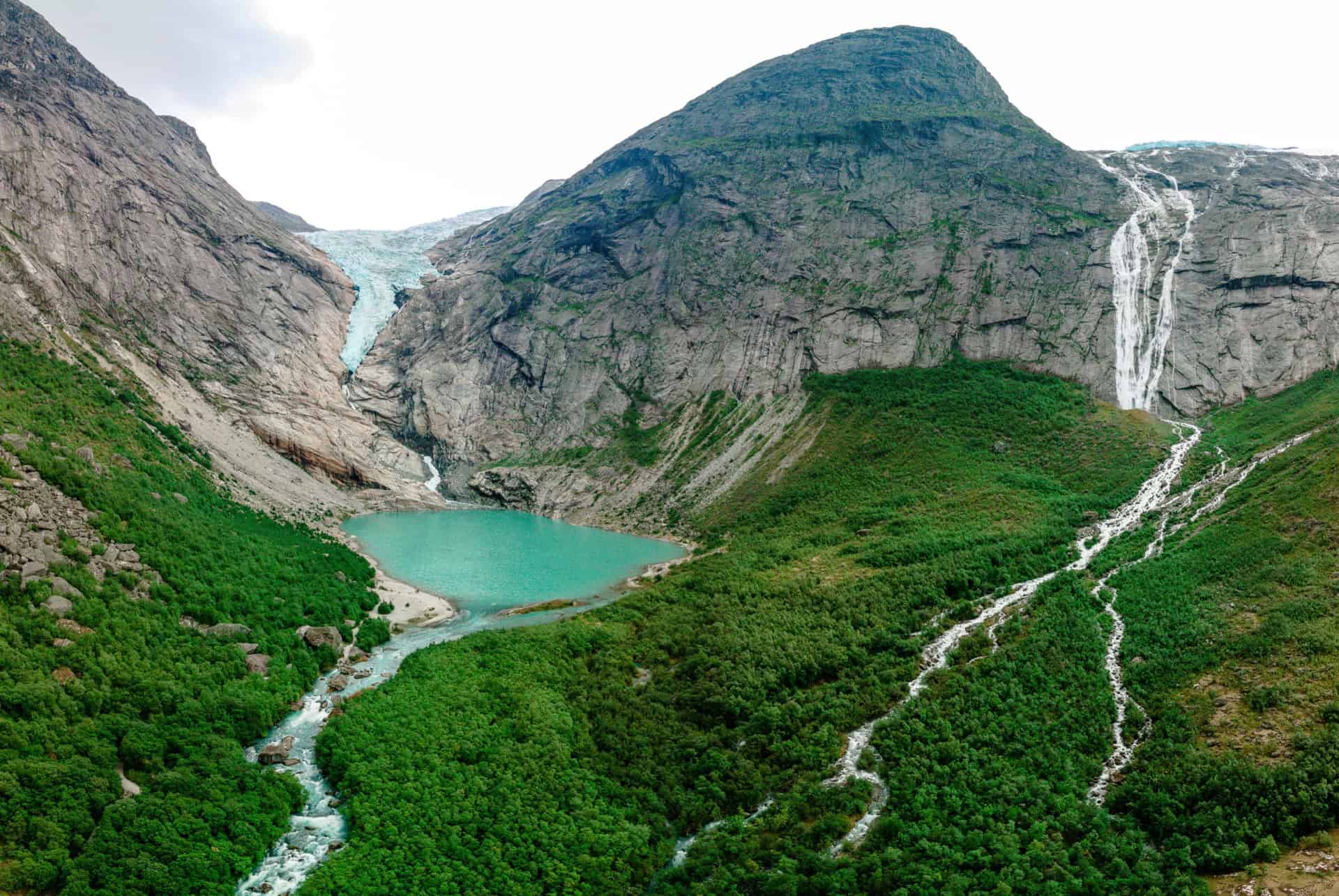 rando briksdalsbreen