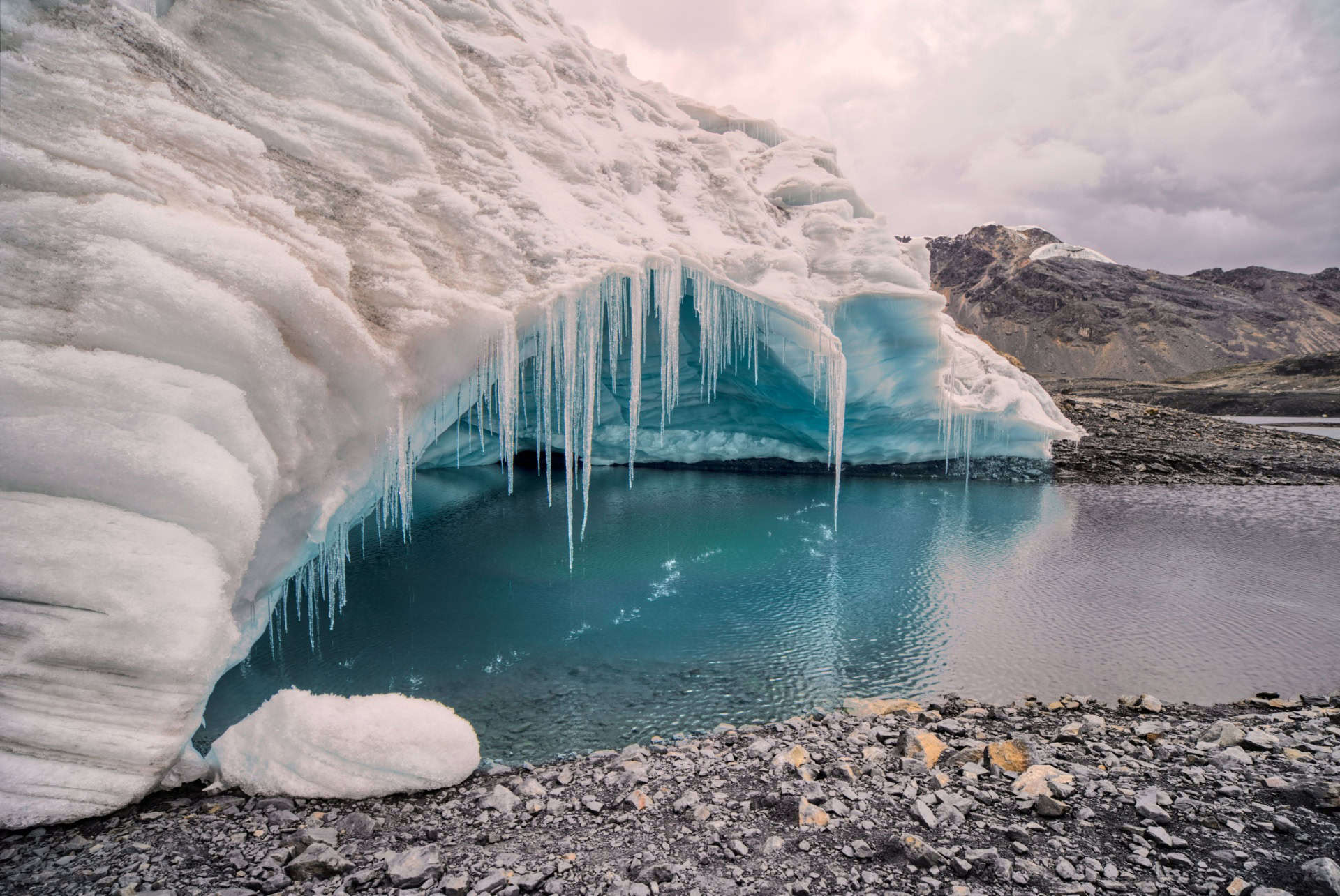 glacier huaraz road trip perou