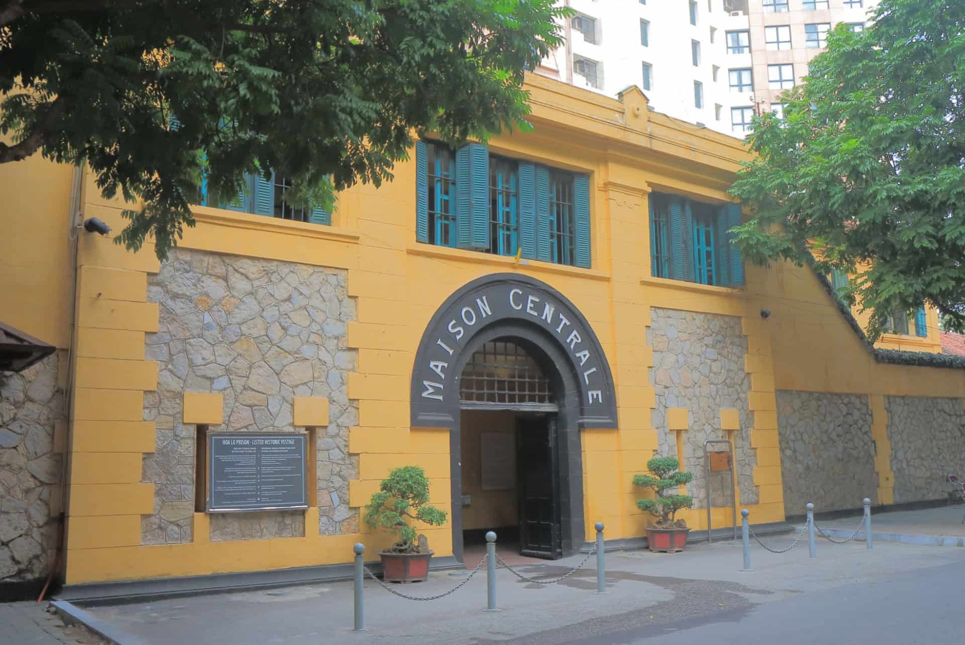 hanoi prison hoa lo