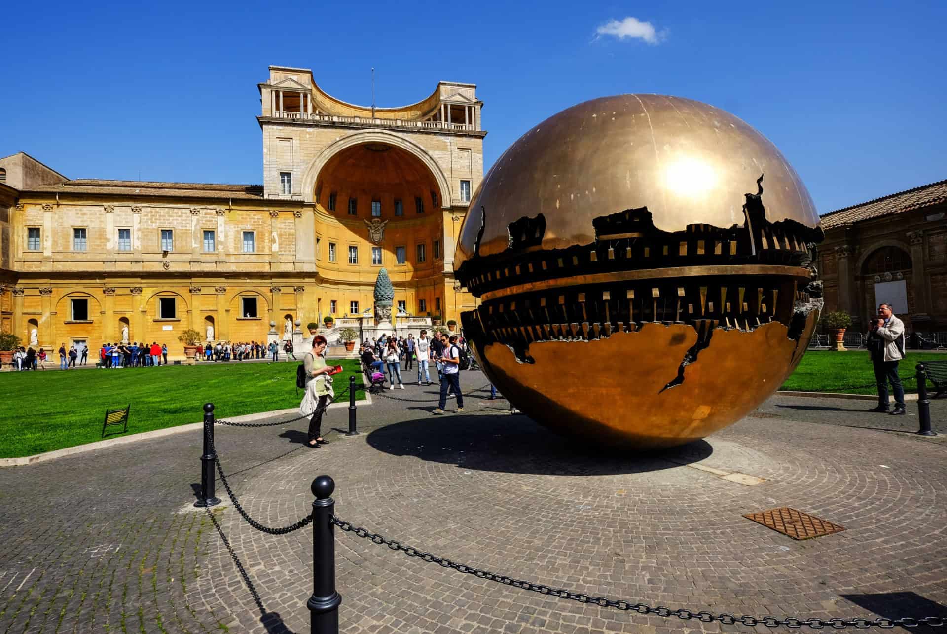 Sphere de Pomodoro vatican