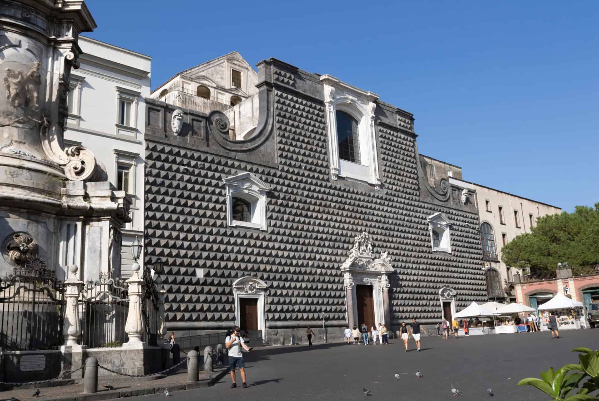 gesu nuovo visiter naples