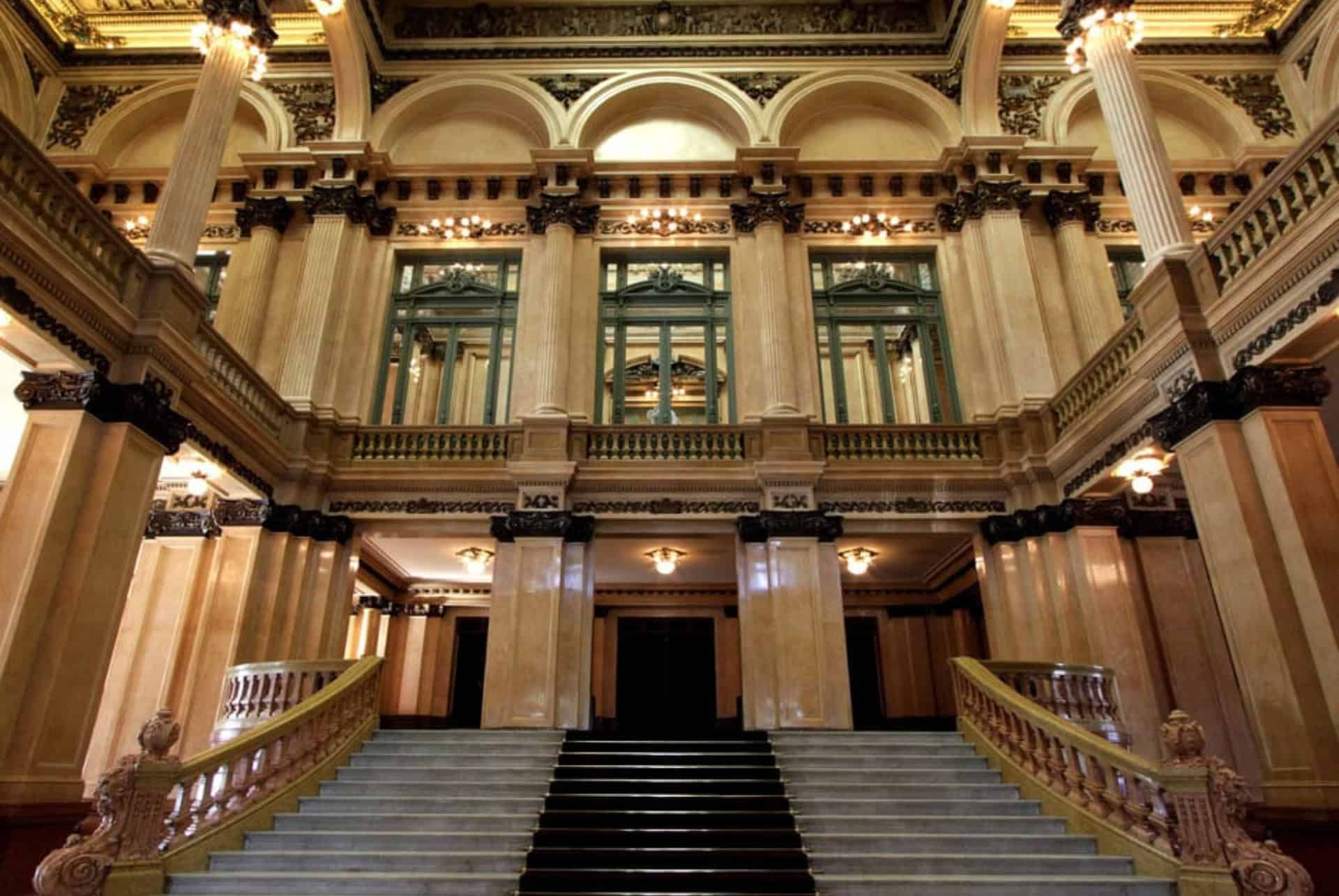 hall du theatre colon a buenos aires