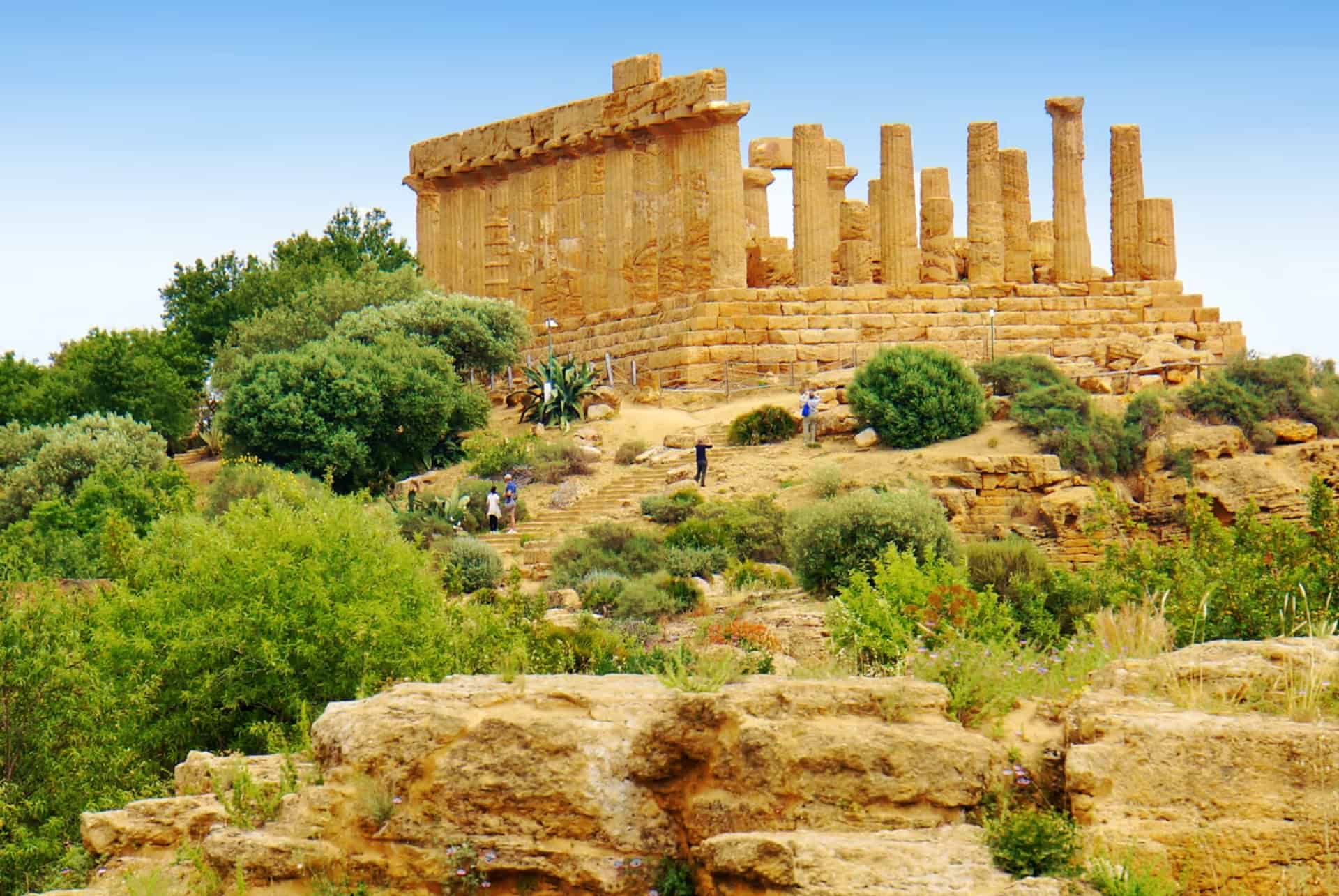 jardin vallee des temples a agrigente sicile