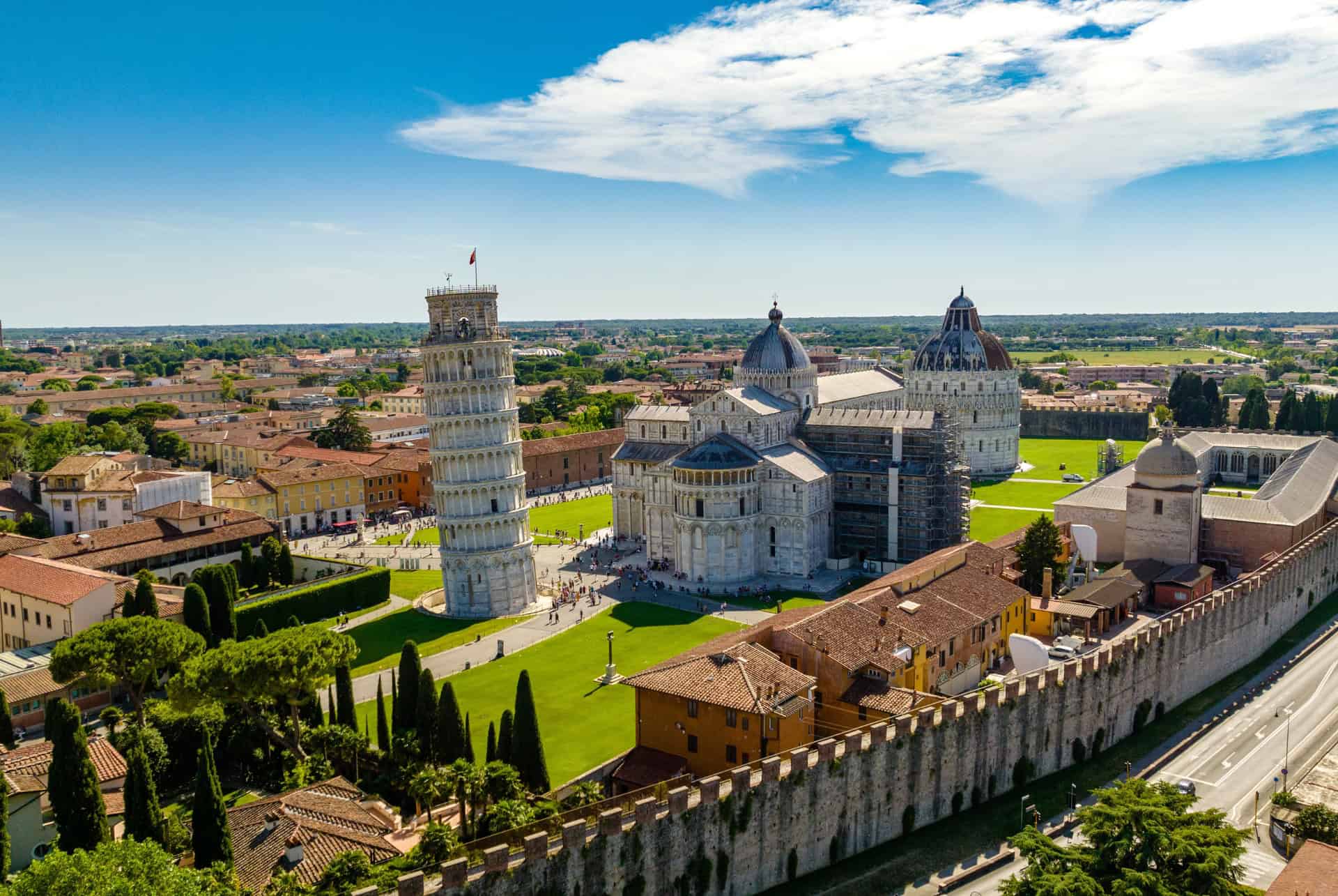 piazza dei miracoli pise