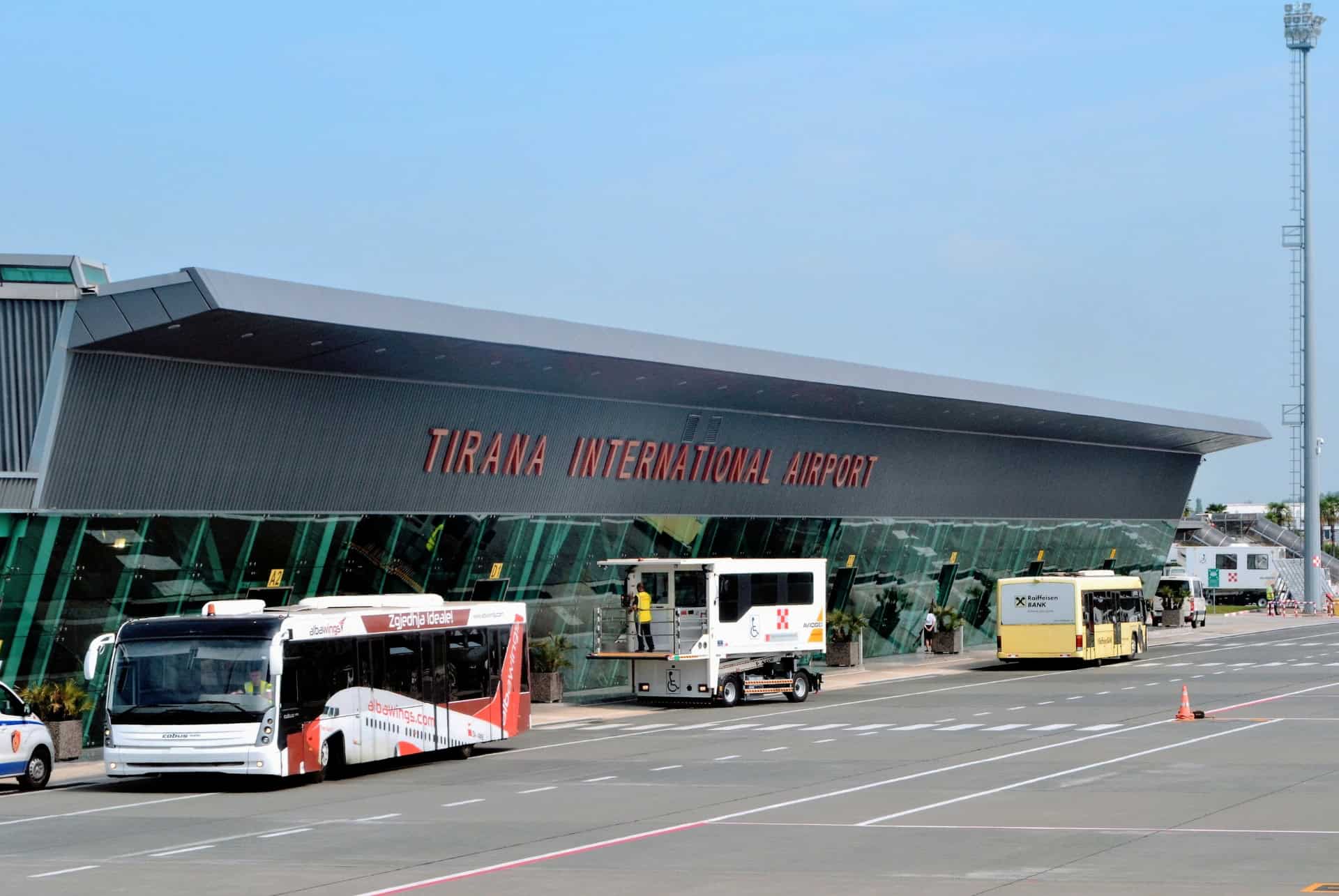 tirana aeroport albanie