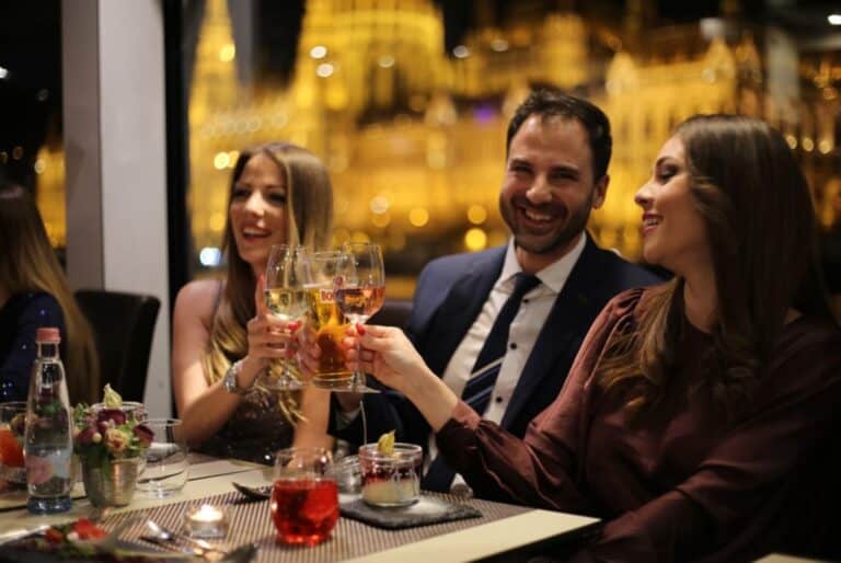 Dîner-croisière sur le Danube le jour de Noël 