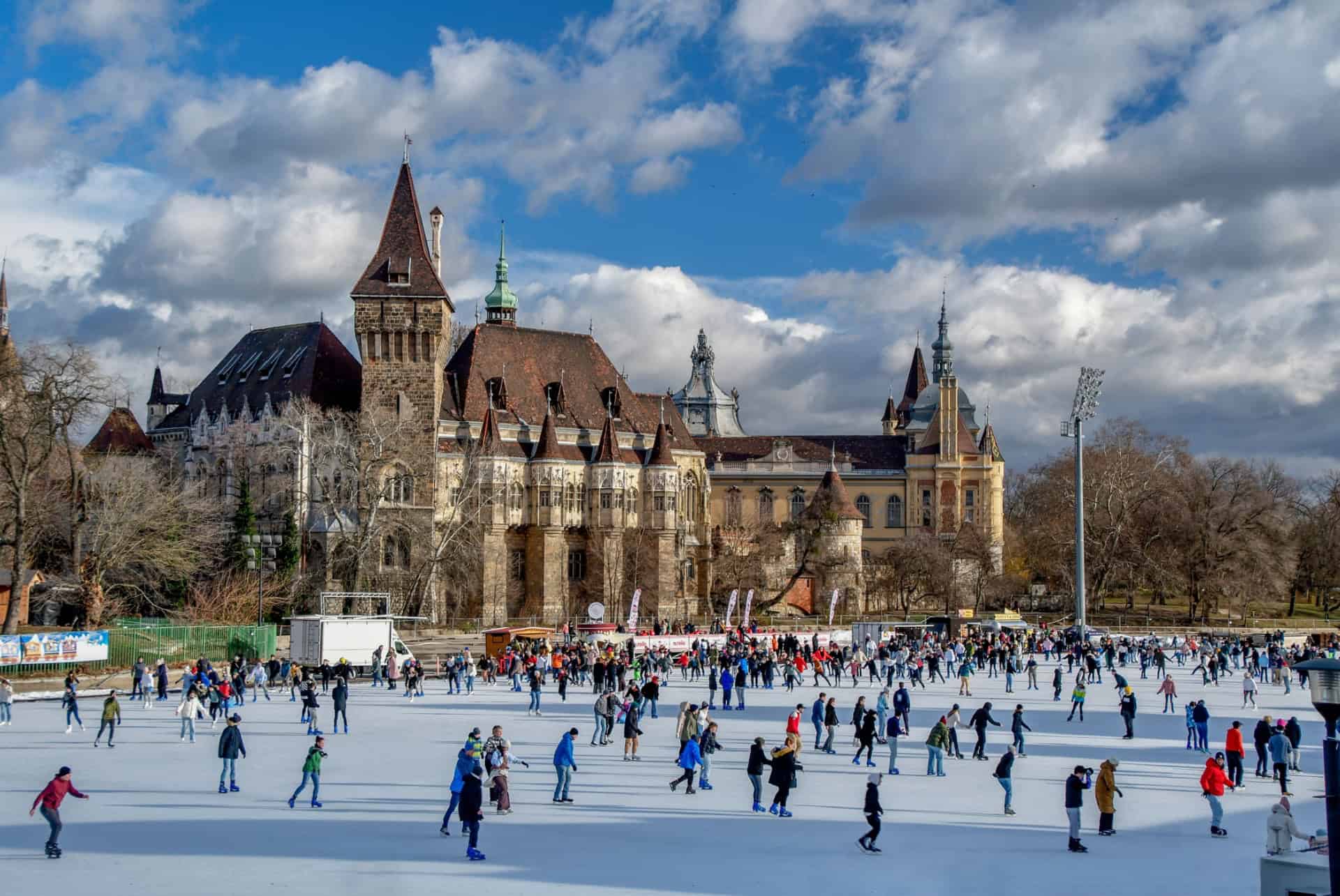 patinoire du château de Vajdahunyad