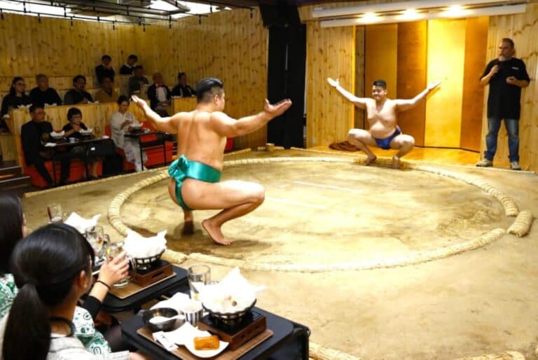 Spectacle de sumo et repas