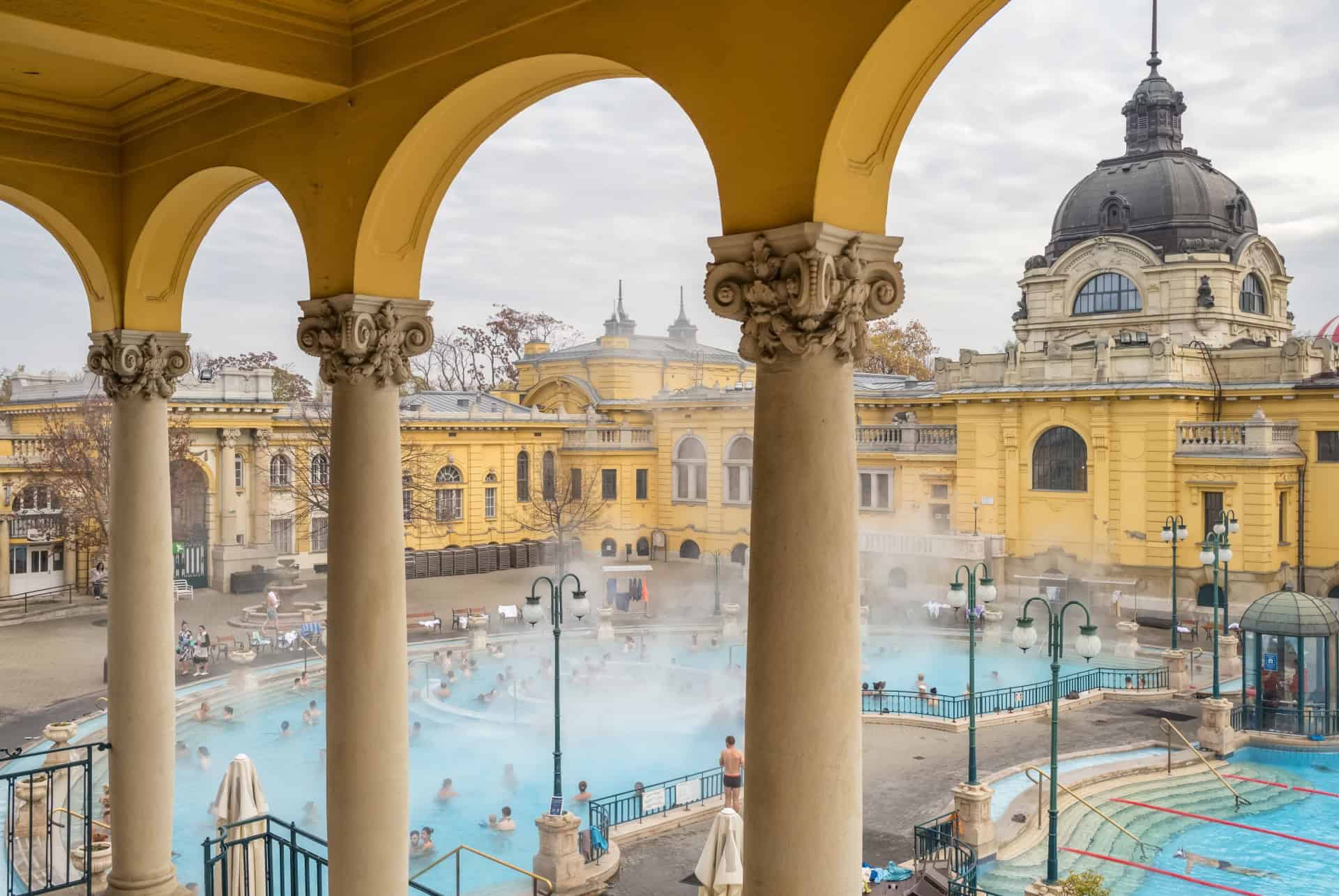 station thermale Széchenyi budapest en decembre