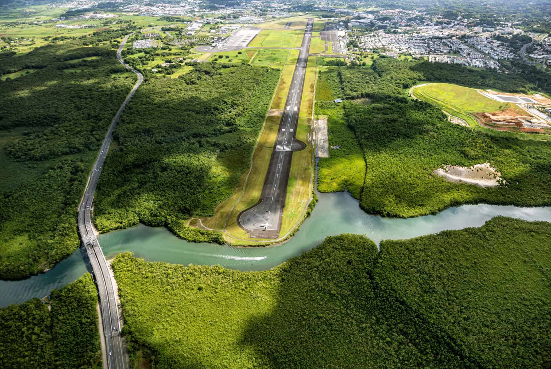 aeroport guadeloupe vue aerienne