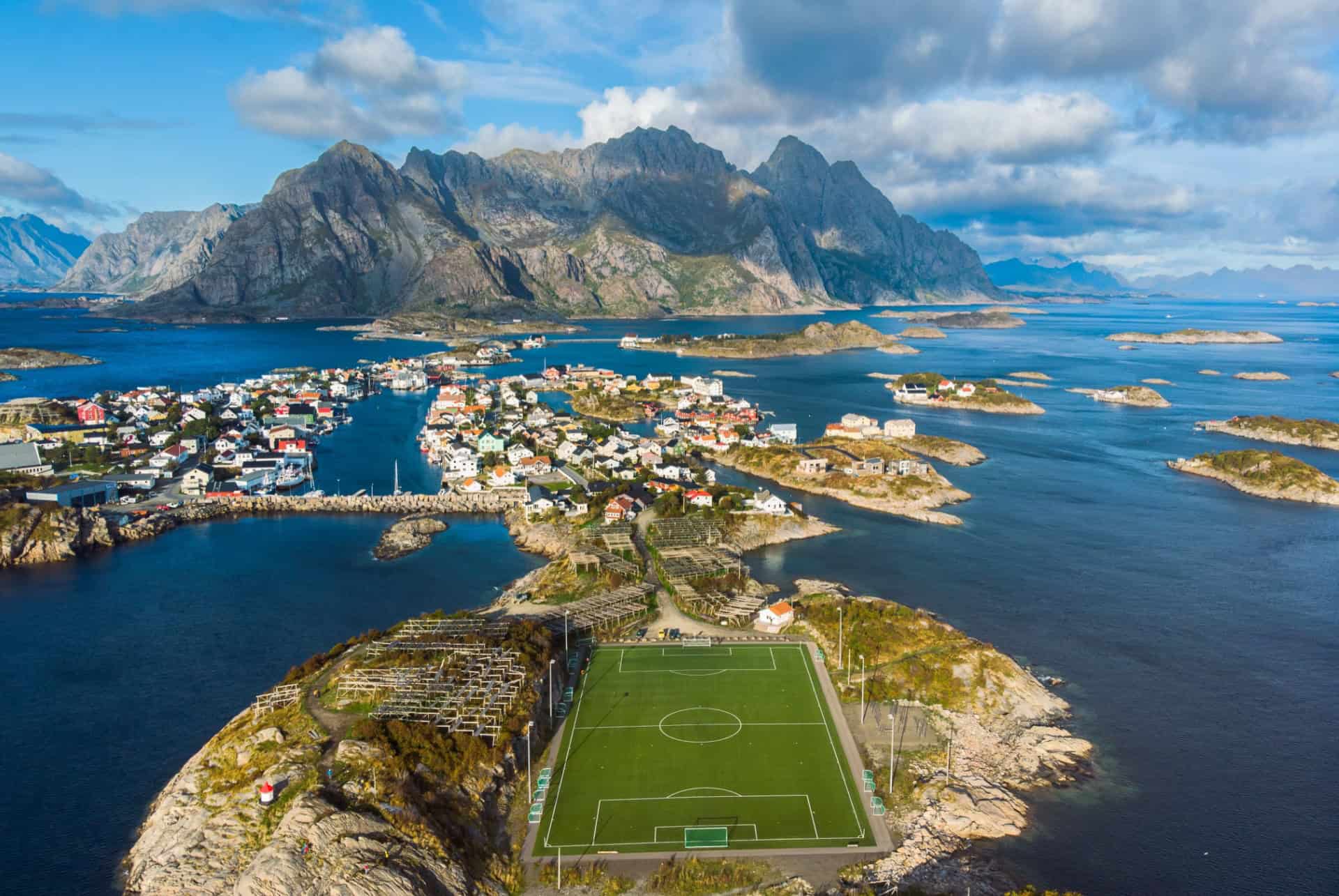 terrain de foot henningsvaer