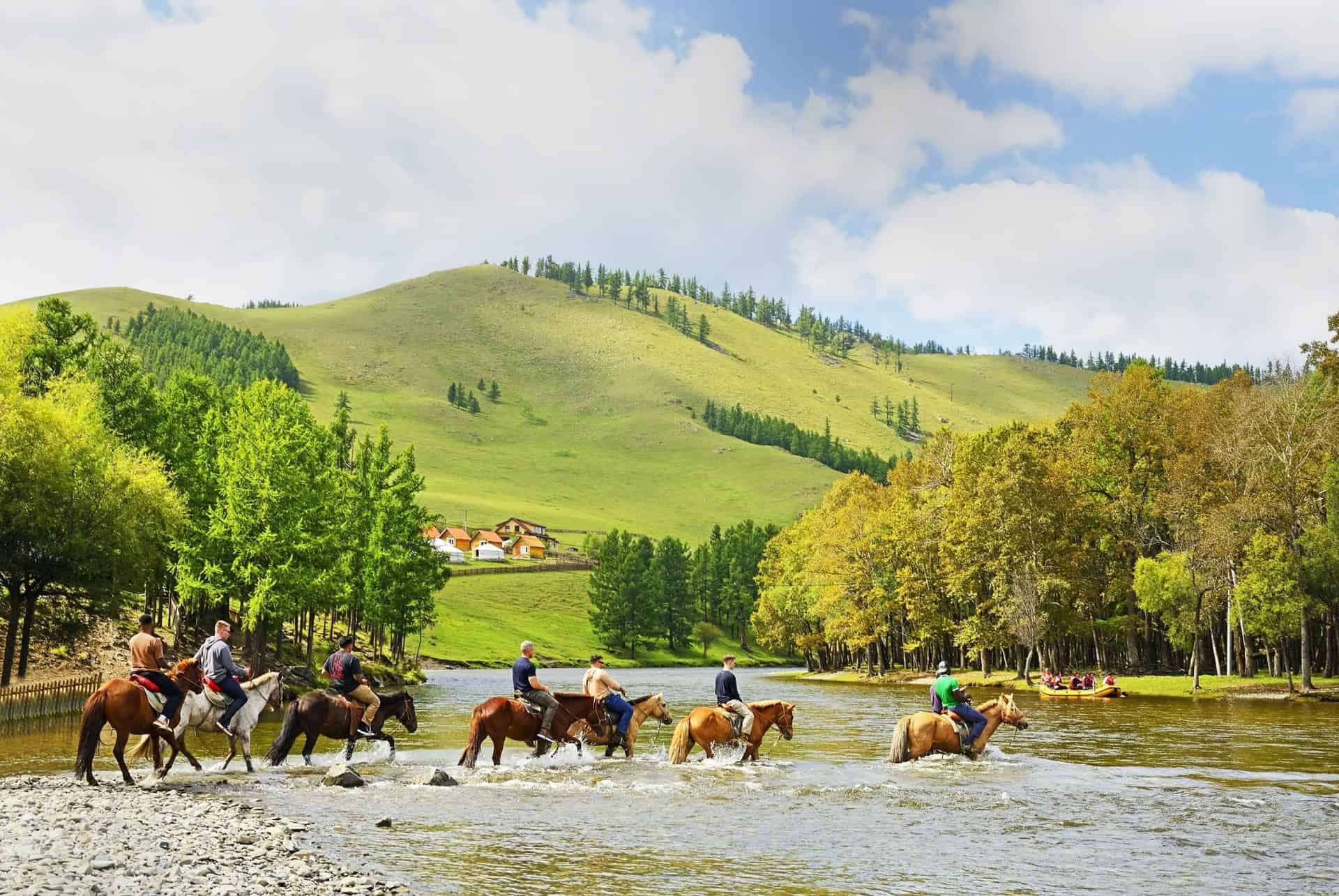 balade a cheval parc national de gorkhi-terelj mongolie