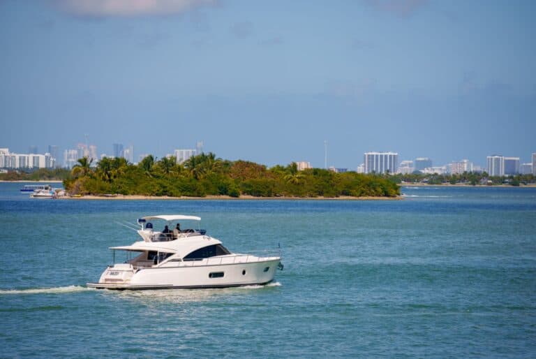 Croisière dans la baie de Biscayne pour découvrir les villas de stars