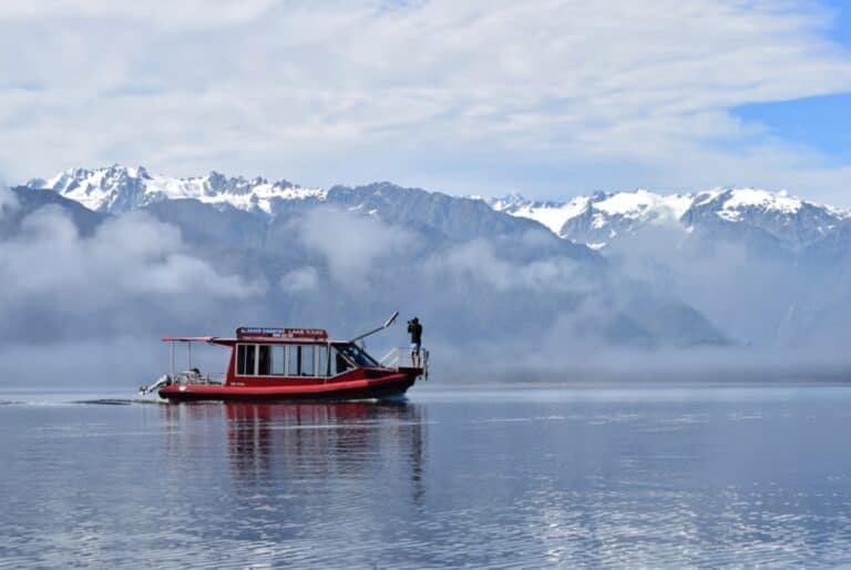 Croisière panoramique sur le lac Mapourika