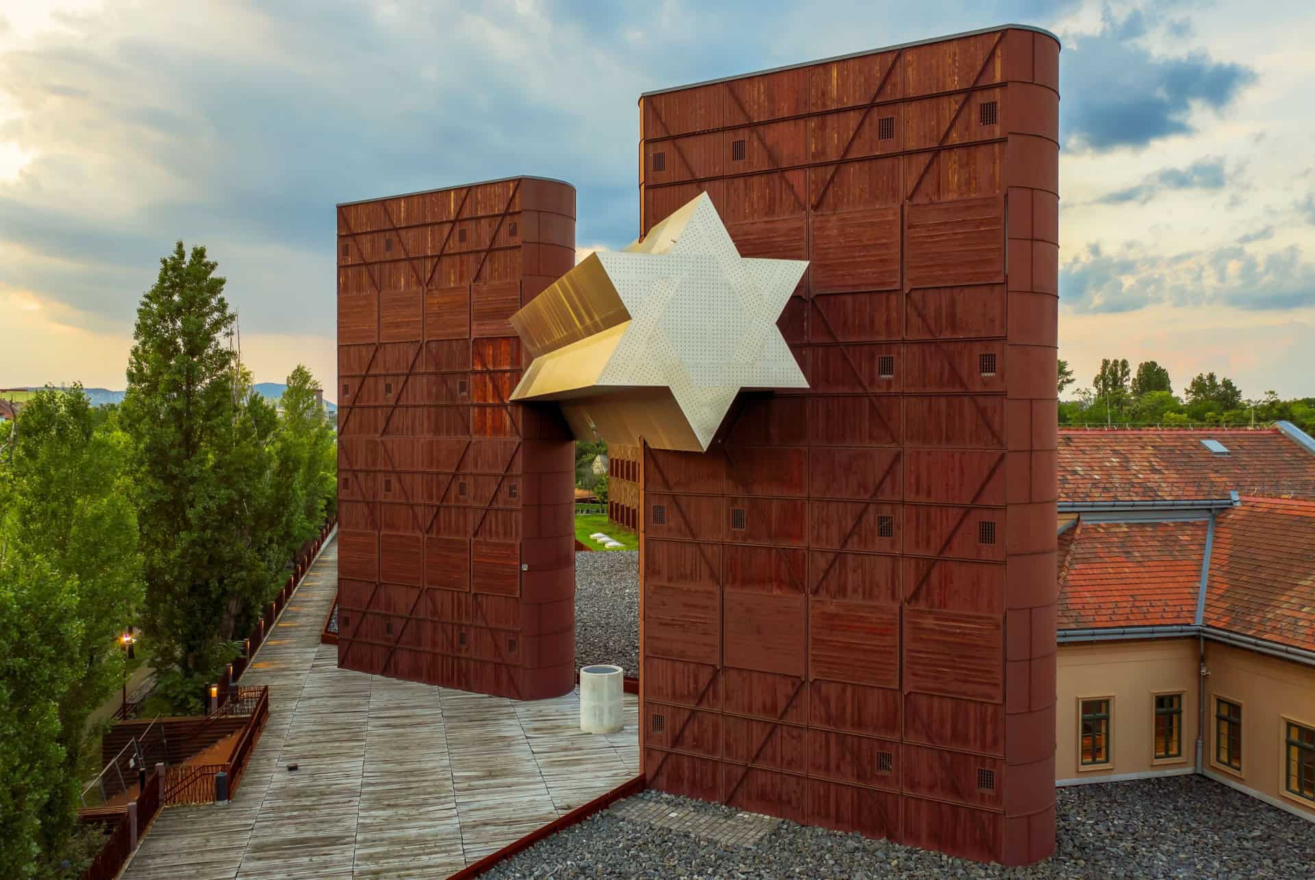 holocaust memorial center