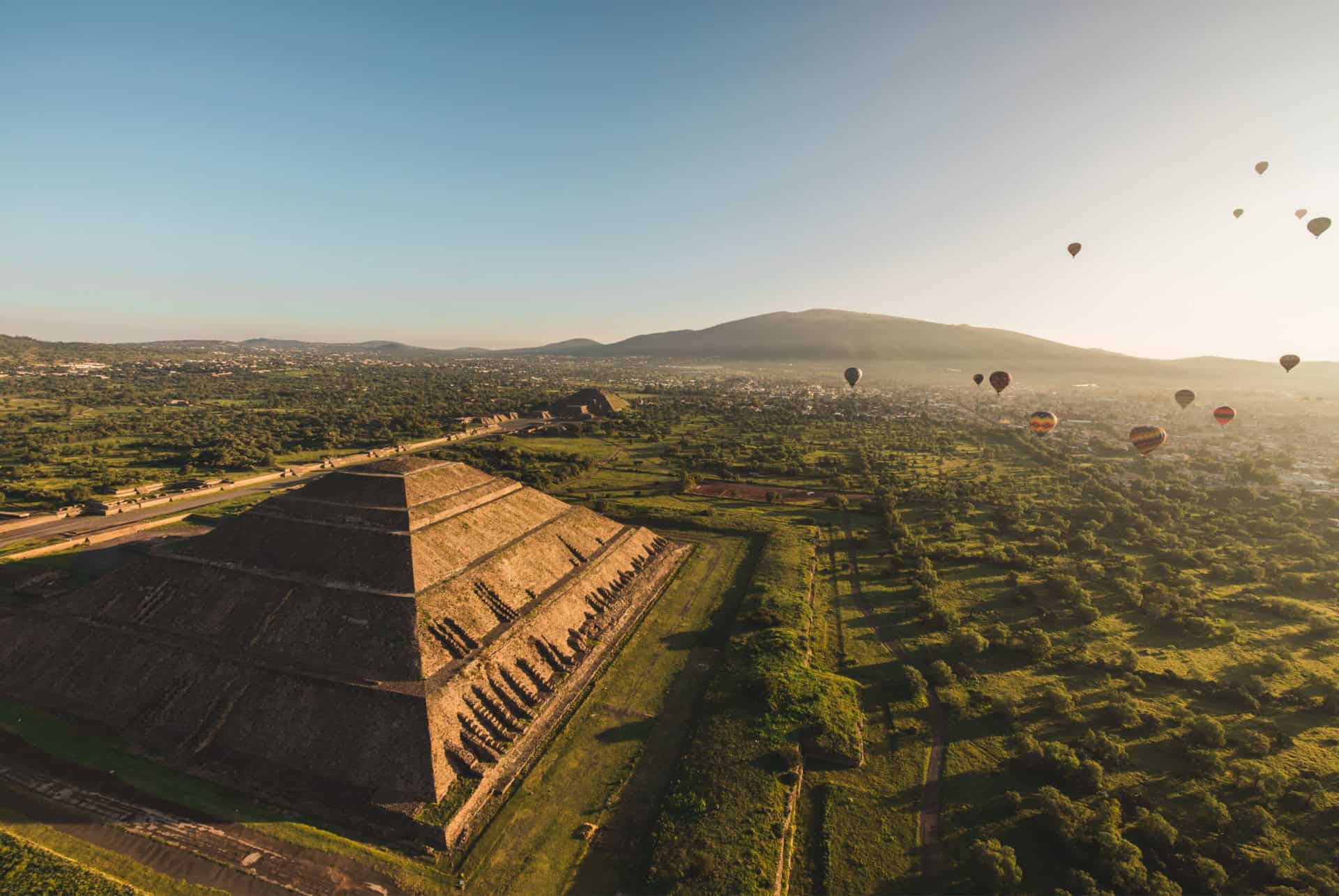 montgolfièere à teotihuacan