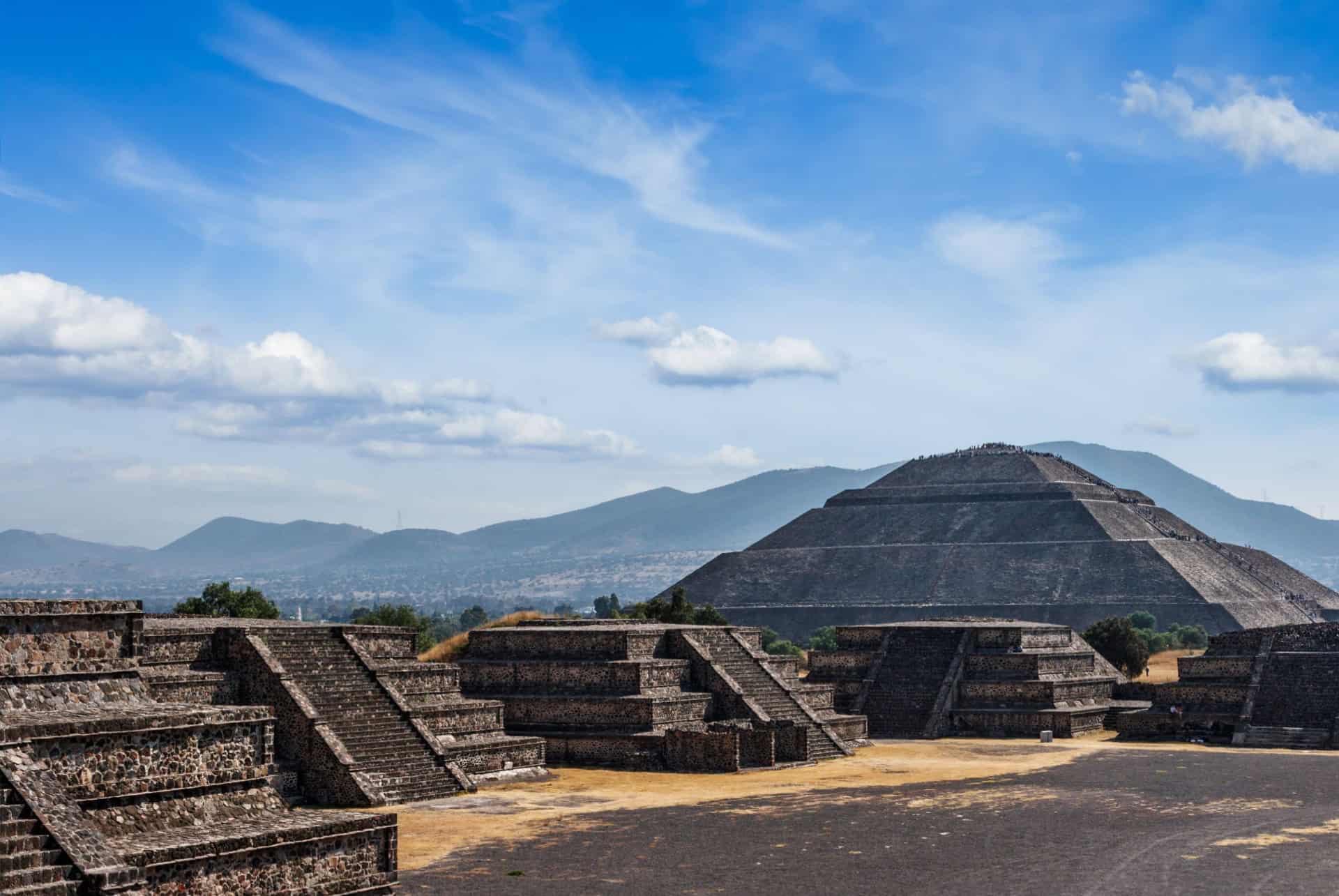 pyramide du soleil teotihuacan